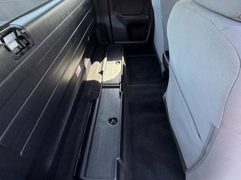 Used 2017 Toyota Tacoma SR image 13