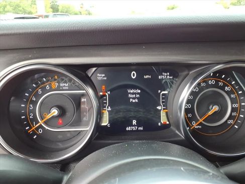 Used 2021 Jeep Gladiator Overland image 41