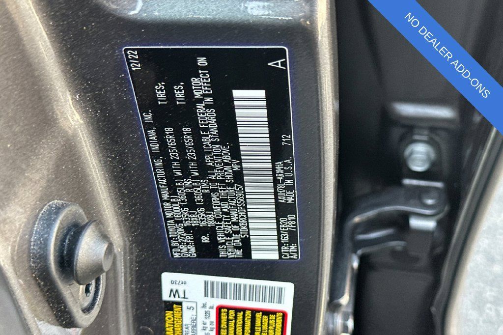Used 2023 Toyota Highlander XLE AWD/4WD image 31