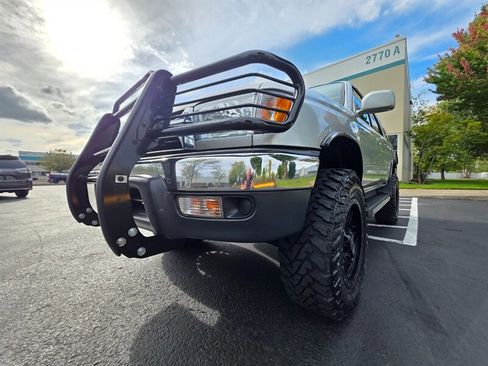 Used 2001 Toyota 4Runner SR5 image 9