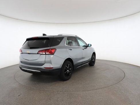 Used 2023 Chevrolet Equinox LT w/ Driver Convenience Package image 17