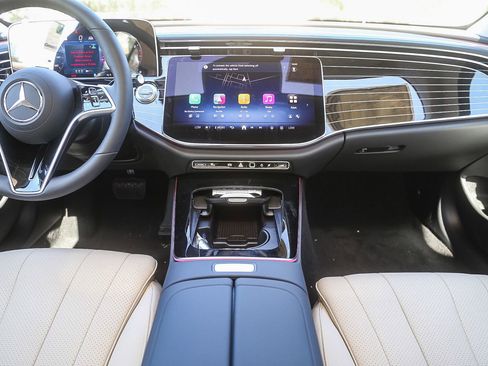 New 2025 Mercedes-Benz E 350 4MATIC Sedan image 10