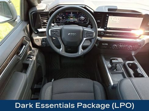 Used 2025 Chevrolet Silverado 1500 LT Trail Boss w/ LPO, Dark Essentials Package AWD/4WD image 4