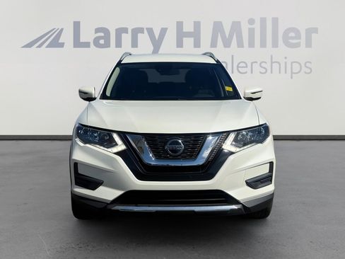 Used 2020 Nissan Rogue SV w/ Premium Package image 4