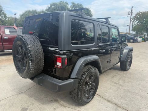 Used 2018 Jeep Wrangler Unlimited Sport S AWD/4WD image 7
