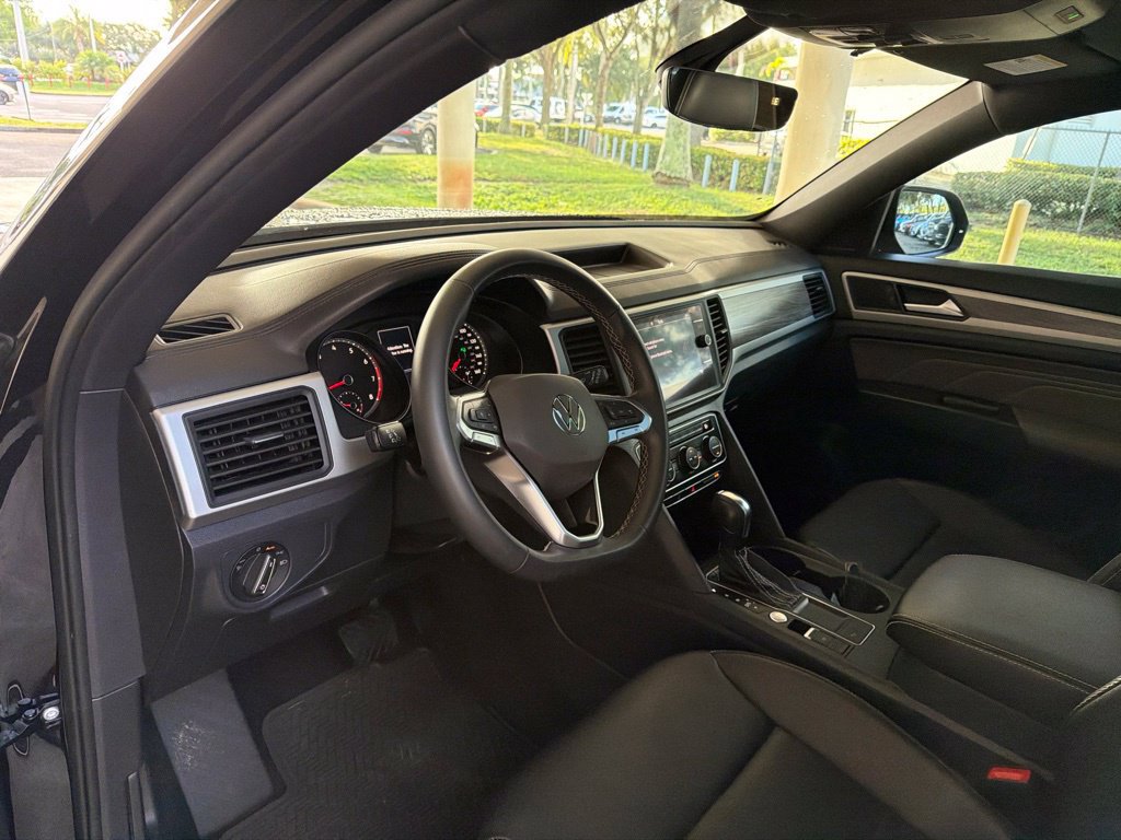 Used 2021 Volkswagen Atlas Cross Sport SE w/ Panoramic Sunroof Package FWD image 7