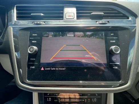 Certified 2022 Volkswagen Tiguan SE AWD/4WD image 14