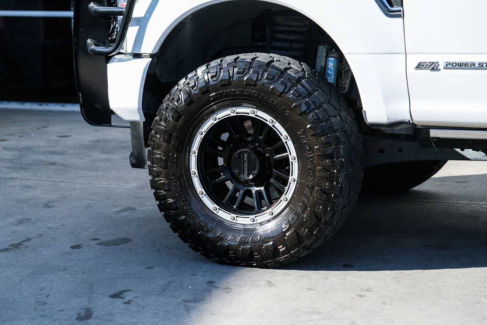Used 2022 Ford F250 Platinum w/ FX4 Off-Road Package AWD/4WD image 20