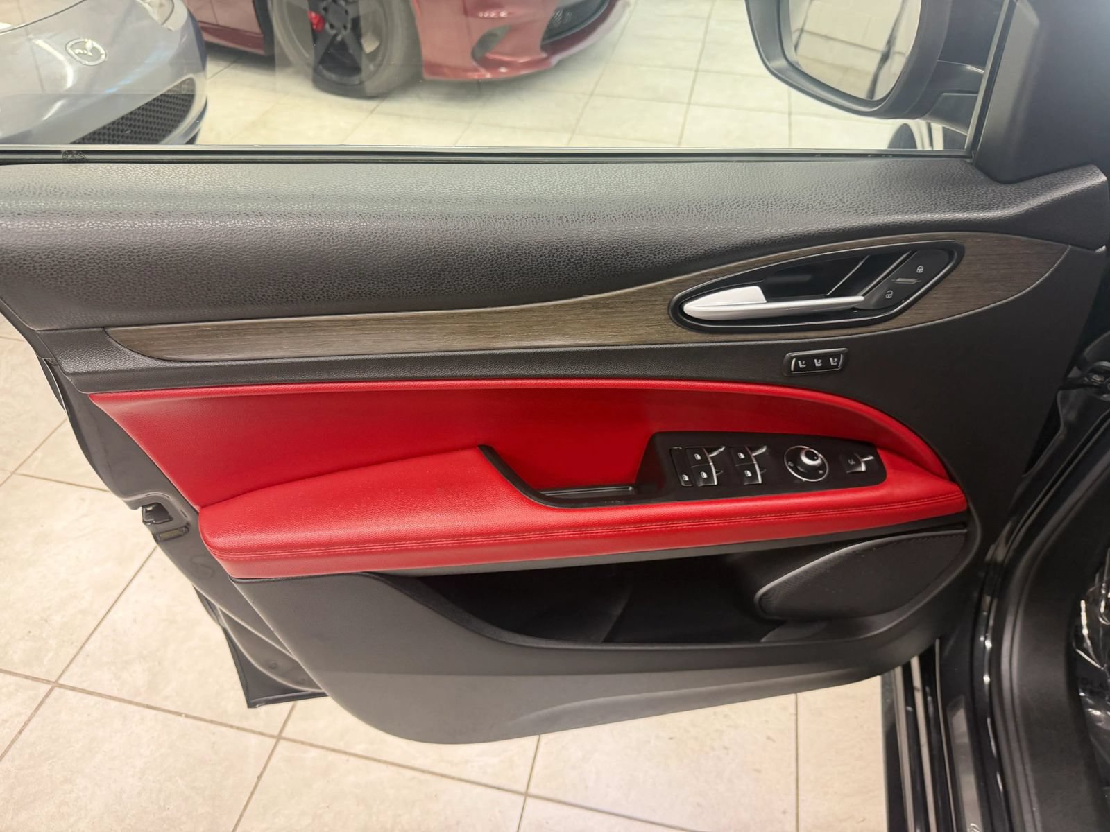 Used 2020 Alfa Romeo Stelvio Ti AWD/4WD image 13