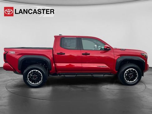 Used 2025 Toyota Tacoma TRD Off-Road AWD/4WD image 8