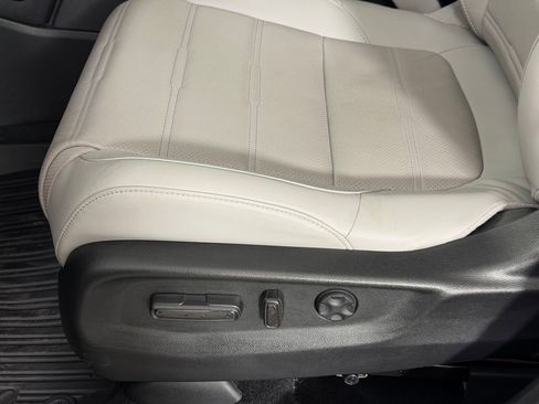 Used 2022 Honda CR-V Touring image 14