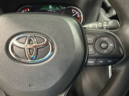 Used 2024 Toyota RAV4 XLE AWD/4WD image 34