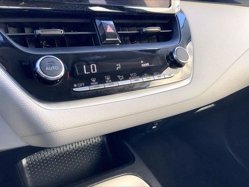Used 2023 Toyota Corolla LE FWD image 64