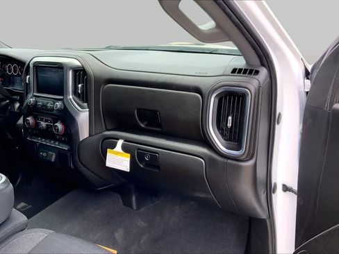 Used 2022 Chevrolet Silverado 1500 LT w/ Z71 Off-Road Package AWD/4WD image 18