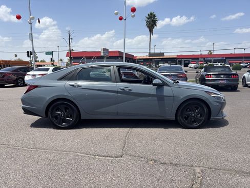 Used 2022 Hyundai Elantra SEL FWD image 39