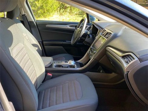 Used 2019 Ford Fusion SE image 36
