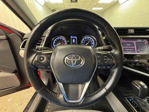 Used 2020 Toyota Camry SE w/ Convenience Package image 28