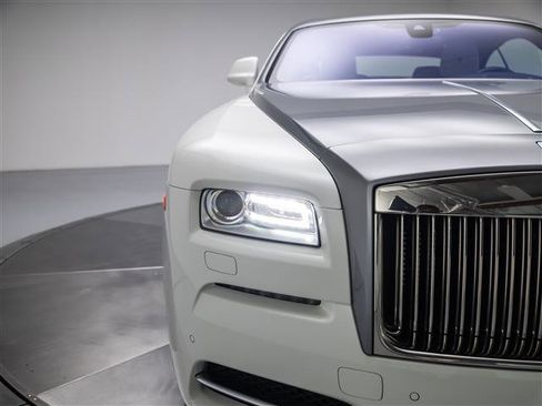 Used 2016 Rolls-Royce Wraith image 11