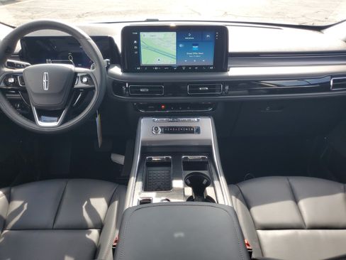 New 2027 Lincoln Aviator AWD image 25