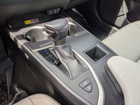 Used 2024 Lexus UX 250h FWD image 22
