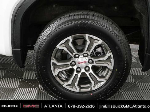 Used 2025 GMC Sierra 1500 SLT AWD/4WD image 34