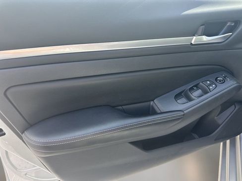 Used 2022 Nissan Altima 2.5 SV FWD image 10