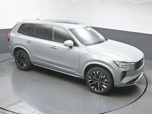 New 2026 Volvo XC90 B5 Plus w/ Protection Package Premier AWD/4WD image 42