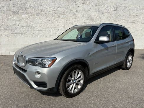 Used 2017 BMW X3 sDrive28i image 1