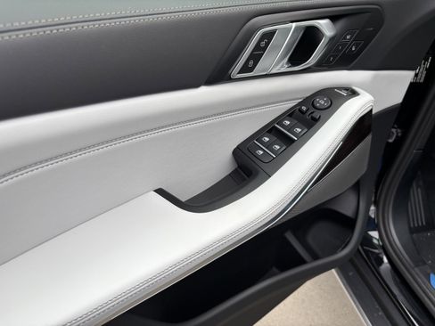 Used 2026 BMW X5 xDrive40i image 13