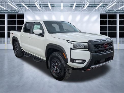 New 2026 Nissan Frontier PRO-4X w/ Pro-4x Convenience Package image 1