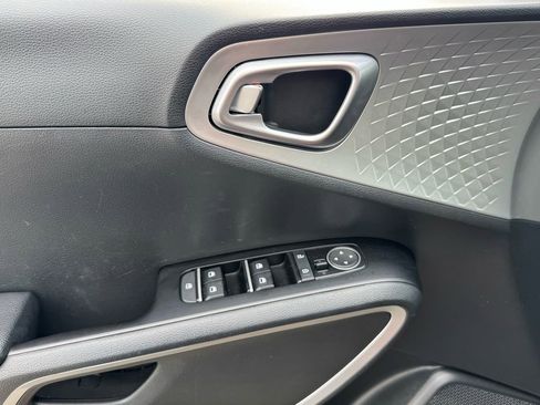 Used 2024 Kia Soul LX w/ Option Group 015 image 12