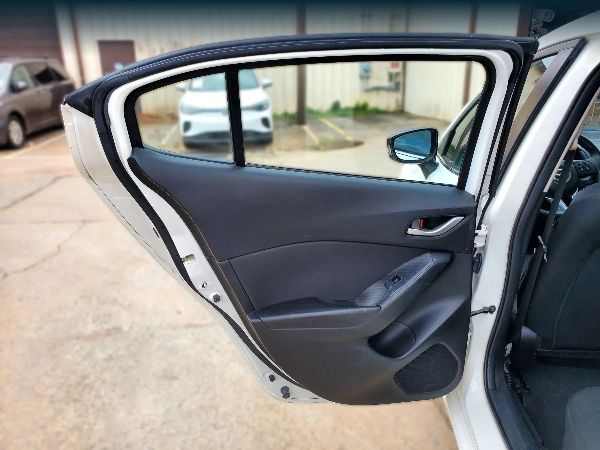 Used 2016 MAZDA MAZDA3 i Sport w/ Preferred Equipment Package FWD image 22