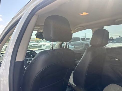 Used 2022 Buick Encore Preferred FWD image 19