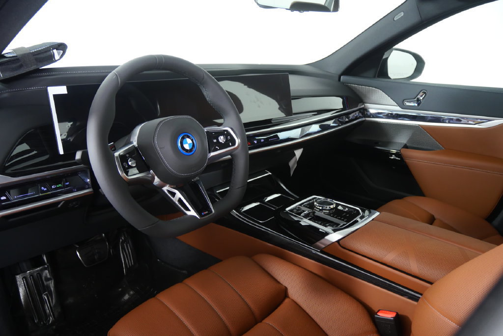 Certified 2026 BMW i7 xDrive60 w/ Executive Package AWD/4WD image 13