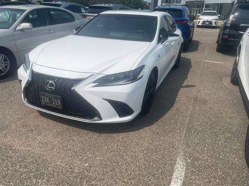 Used 2023 Lexus ES 350 F Sport w/ Accessory Package (Z2) FWD image 4