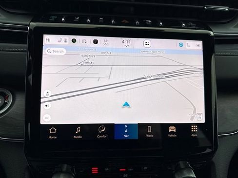 Used 2022 Jeep Grand Cherokee Overland w/ Advanced Protech Group III image 25