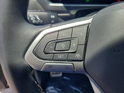 Certified 2023 Volkswagen Tiguan SE R-Line FWD image 20