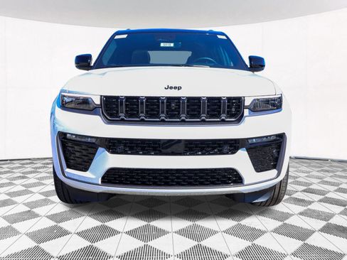 New 2026 Jeep Grand Cherokee Summit image 11