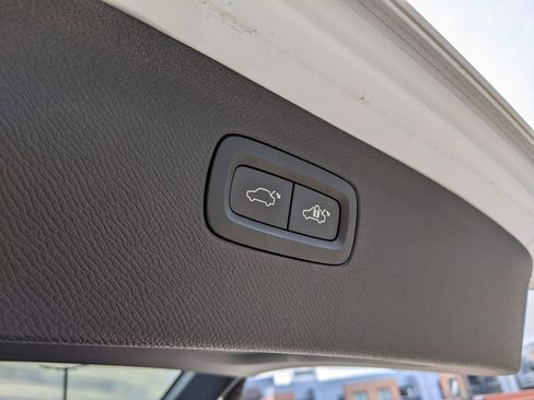 Certified 2024 Volvo XC90 B5 Plus w/ Protection Package Premier AWD/4WD image 29