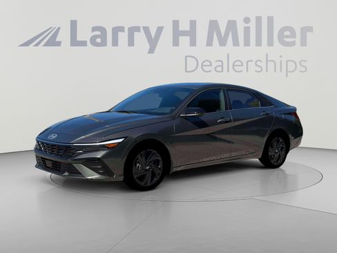 New 2026 Hyundai Elantra SEL Sport Premium FWD image 2