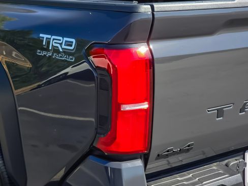 Used 2025 Toyota Tacoma TRD Off-Road AWD/4WD image 25