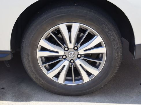 Used 2020 Nissan Pathfinder SV FWD image 27