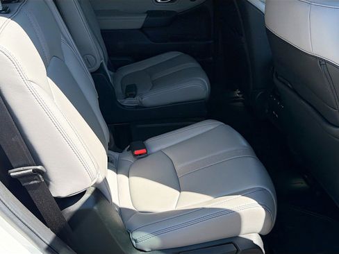 Used 2023 Honda Pilot EX-L image 24
