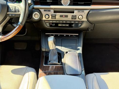 Used 2016 Lexus ES 350 ES 350 Sedan 4D image 15