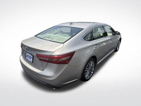 Used 2016 Toyota Avalon Limited w/ Toyota Safety Sense Package FWD image 6