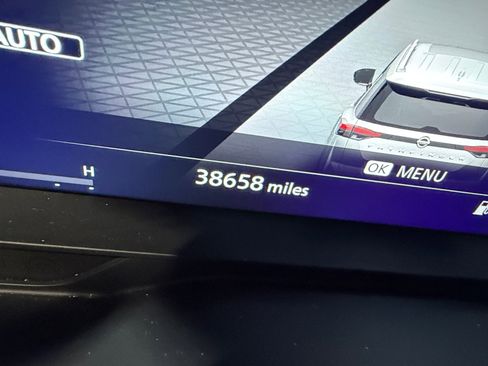 Certified 2024 Nissan Pathfinder Platinum image 11