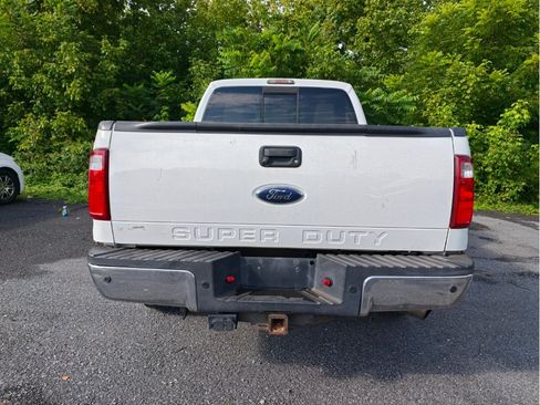Used 2011 Ford F250 Lariat w/ Lariat Interior Pkg AWD/4WD image 2