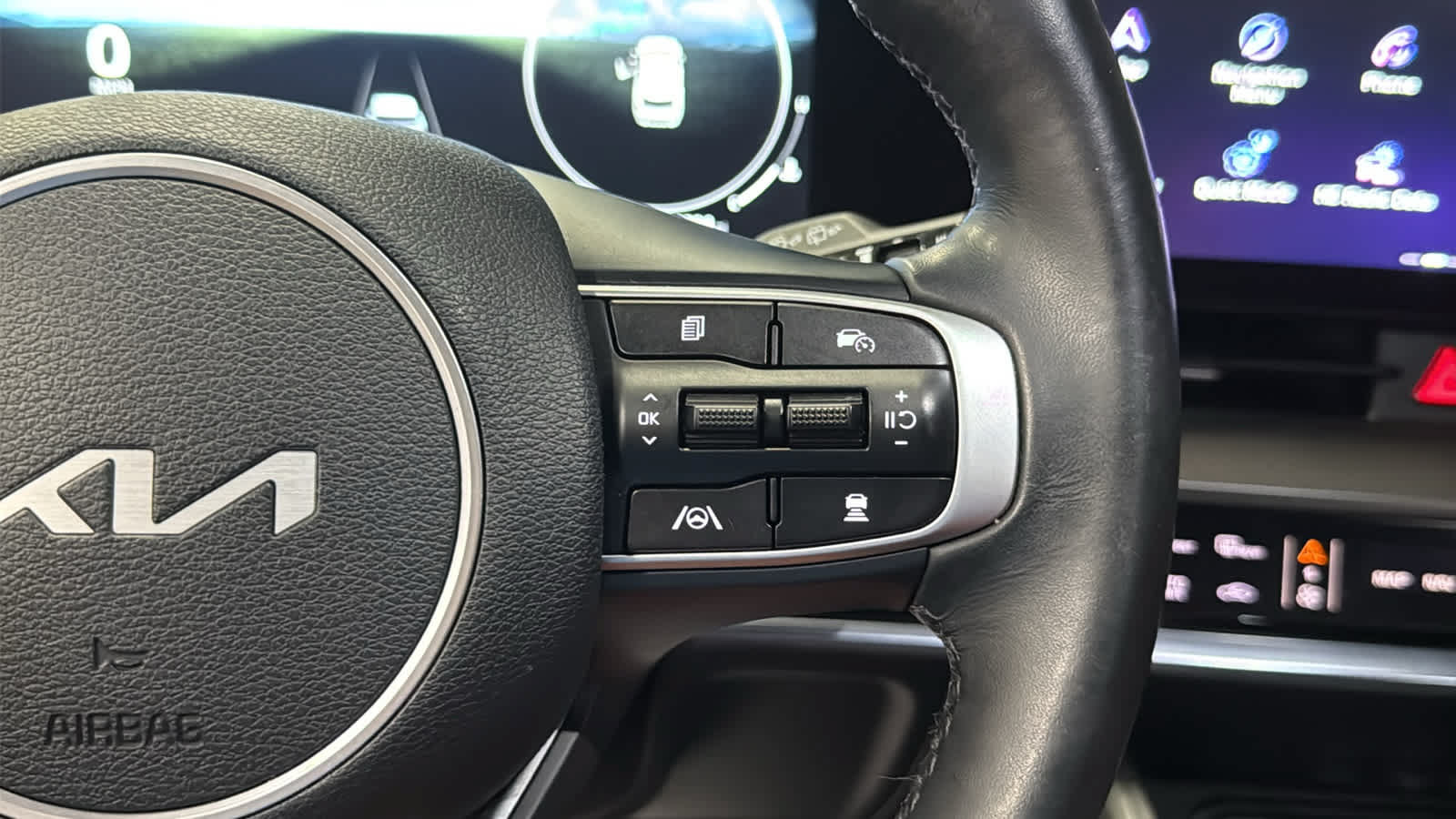 Used 2025 Kia Sportage SX AWD/4WD image 13