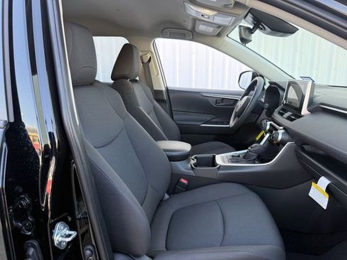 Used 2025 Toyota RAV4 LE image 29