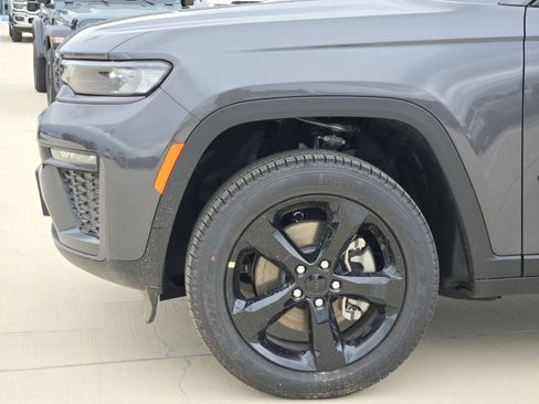 New 2026 Jeep Grand Cherokee L Limited w/ Limited Altitude Package AWD/4WD image 6